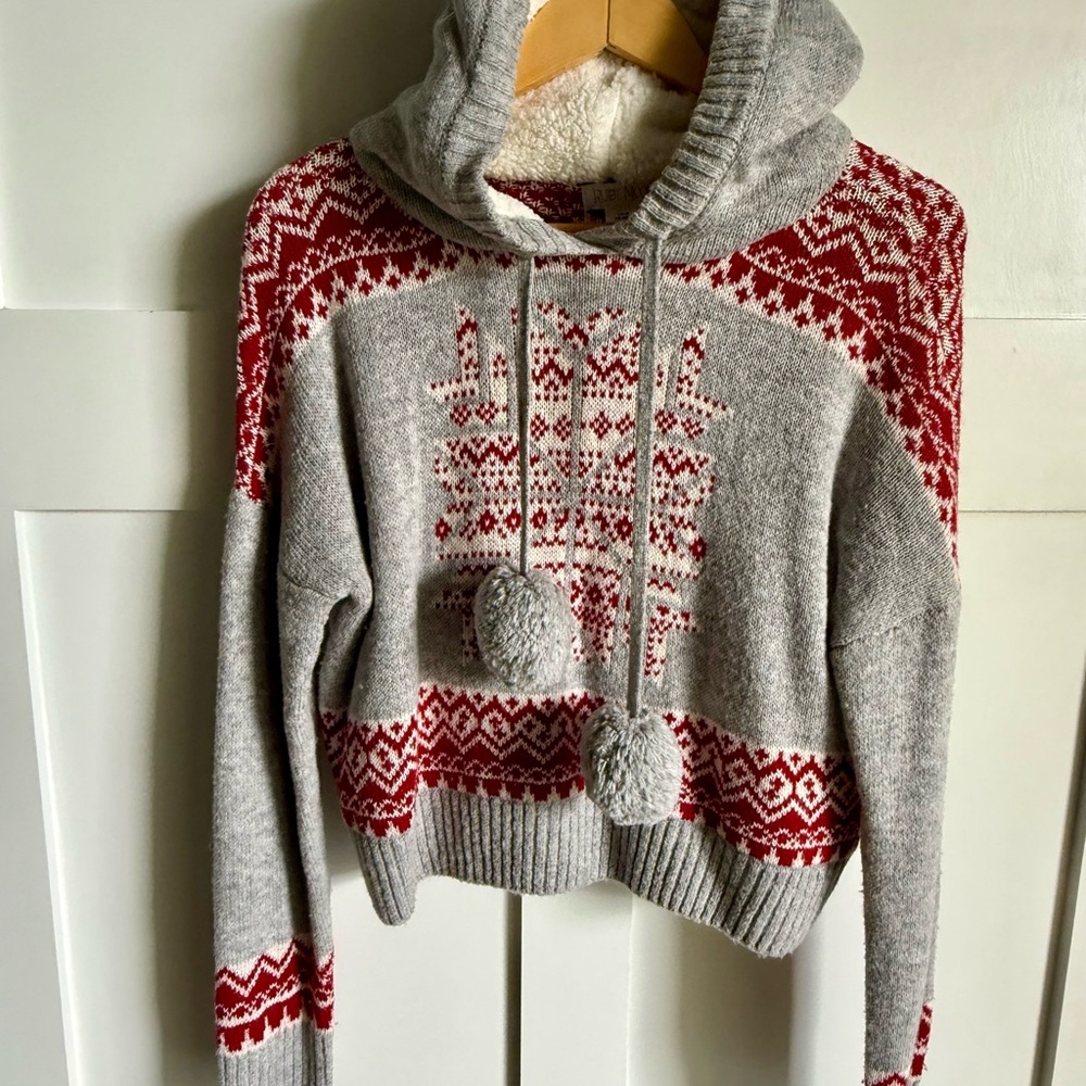NEW With Tags Ruby Moon Gray and Red Nordic Fair Isle Pom Pom Sweater Sz Medium - Picture 4 of 8